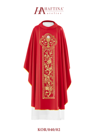 Czerwony ornat haftowany z symbolem kielicha eucharystycznego 